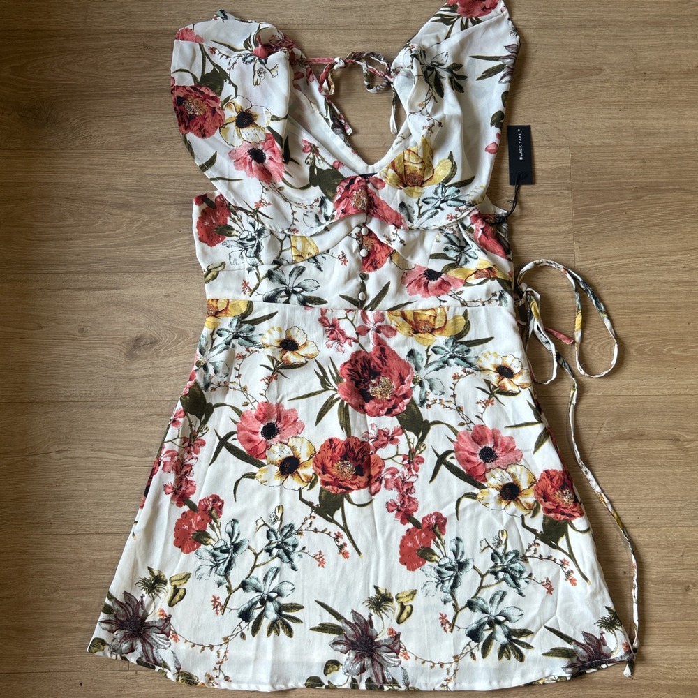 Black Tape Floral Ruffle Mini Dress White Red Yellow‎ Sleeveless V-Neck NWT